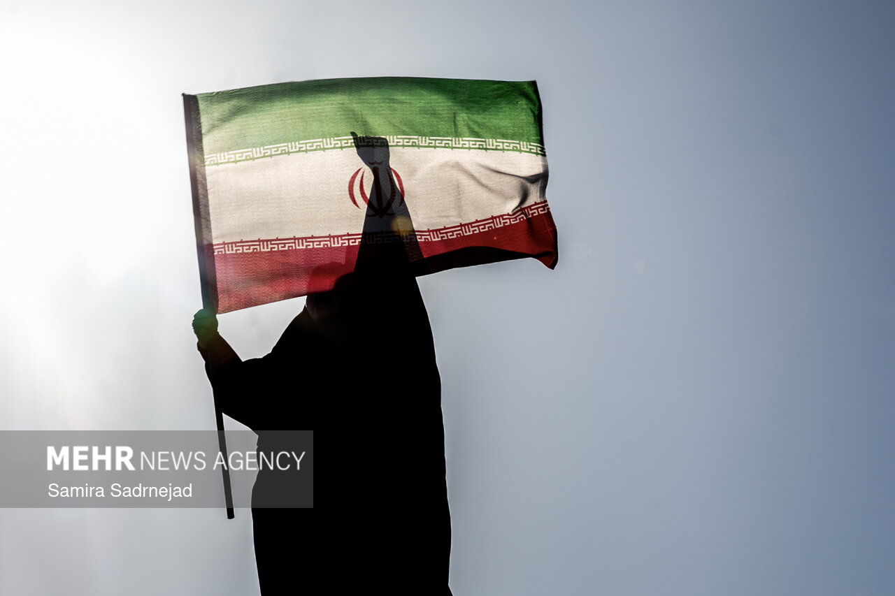 اجتماع "البنات الفدائيات لايران"