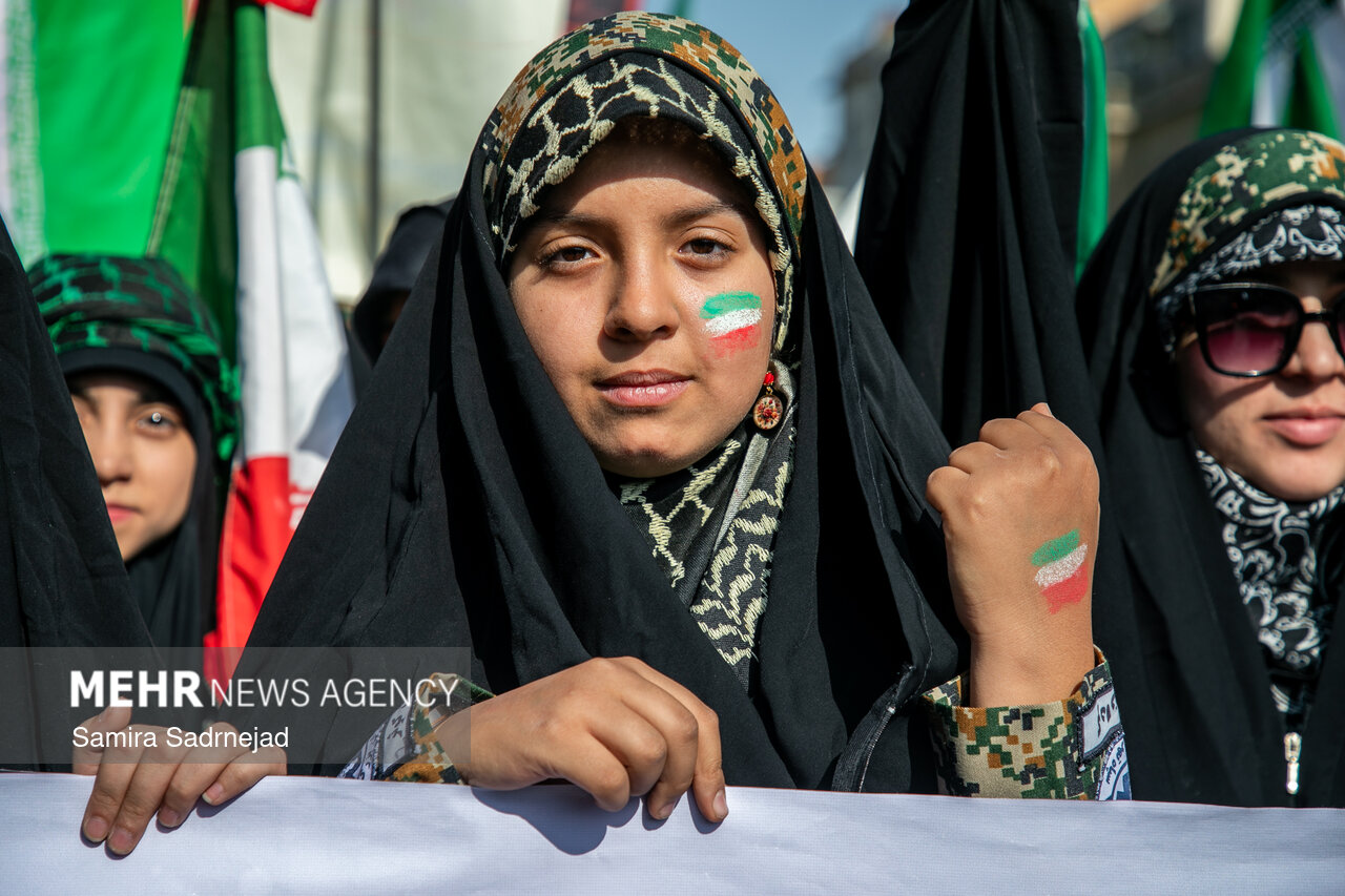 اجتماع "البنات الفدائيات لايران"