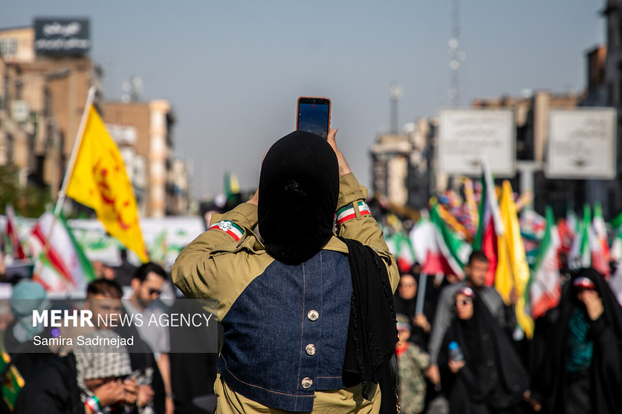 اجتماع "البنات الفدائيات لايران"