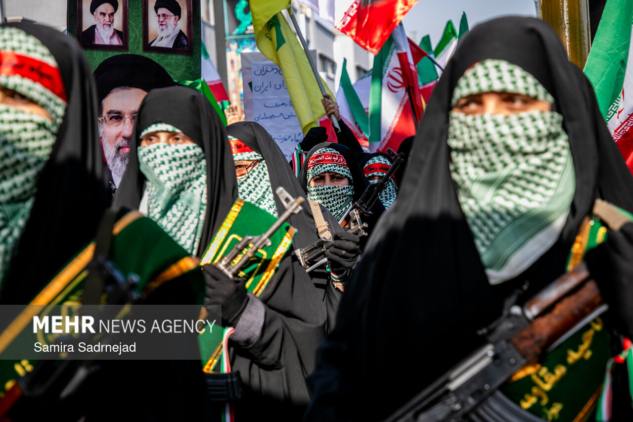 اجتماع "البنات الفدائيات لايران"