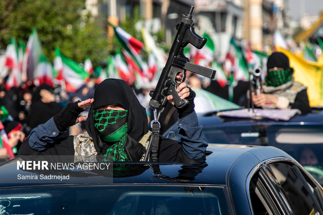 اجتماع "البنات الفدائيات لايران"