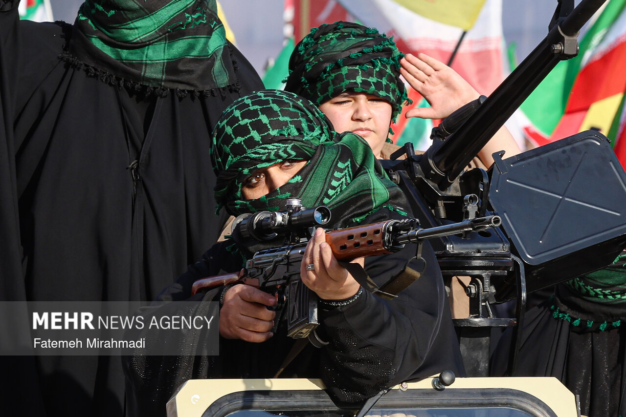 اجتماع "البنات الفدائيات لايران"