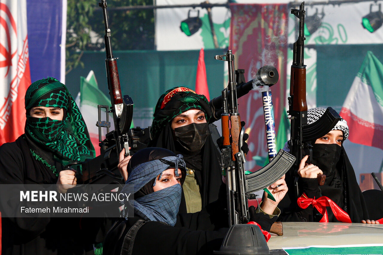 اجتماع "البنات الفدائيات لايران"