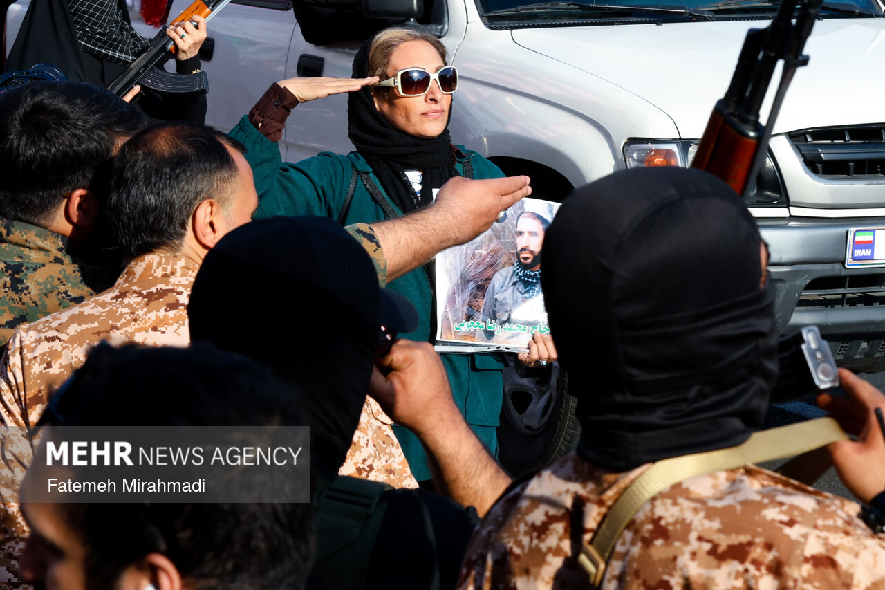 اجتماع "البنات الفدائيات لايران"