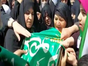 برگزاری آئین استقبال از پرچم و خدام حرم مطهر حضرت معصومه(س) در بیجار