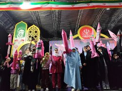 شب صورتی میدان ذهاب رشت؛ روایت دخترانی که تسلیم نمی‌شوند