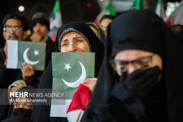 Mashhad hosts gathering to show solidarity btw Iran, Pakistan

