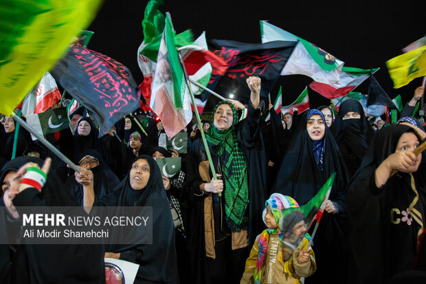 Mashhad hosts gathering to show solidarity btw Iran, Pakistan
