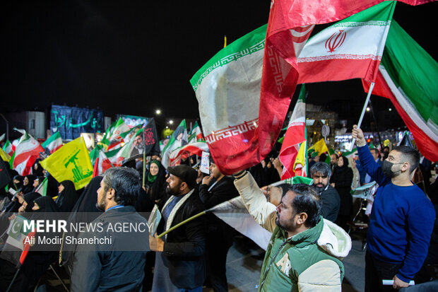 Mashhad hosts gathering to show solidarity btw Iran, Pakistan
