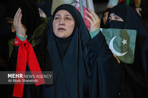 Mashhad hosts gathering to show solidarity btw Iran, Pakistan
