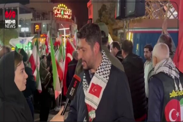 İran'a gelen Türk kafilesinde yer alan Hasan Akaras Mehr'e konuştu