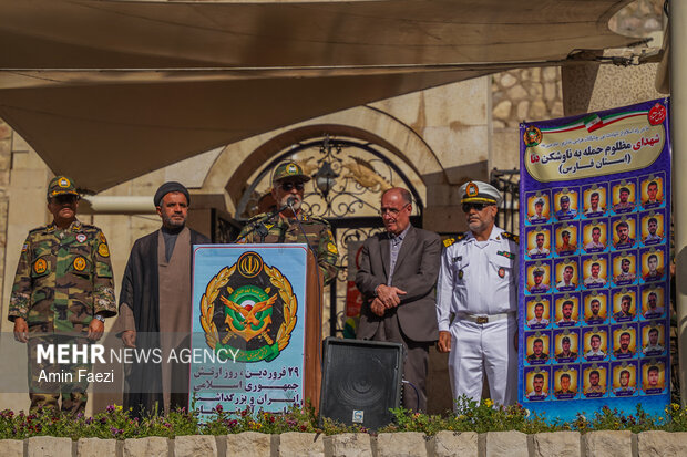 استقبال از ملوانان ناو شکن دنا در شیراز