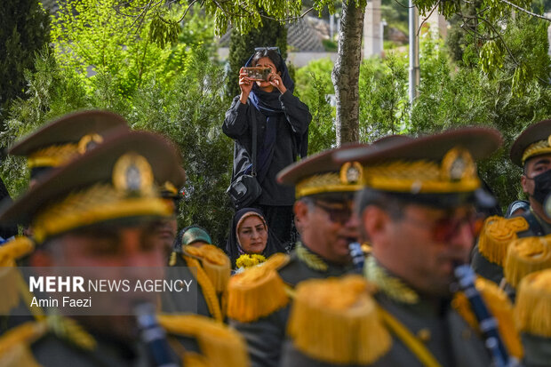 استقبال از ملوانان ناو شکن دنا در شیراز
