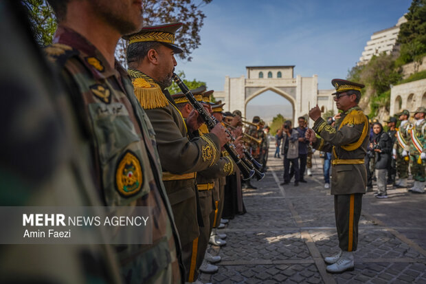 استقبال از ملوانان ناو شکن دنا در شیراز