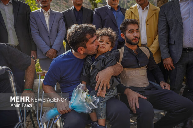 استقبال از ملوانان ناو شکن دنا در شیراز