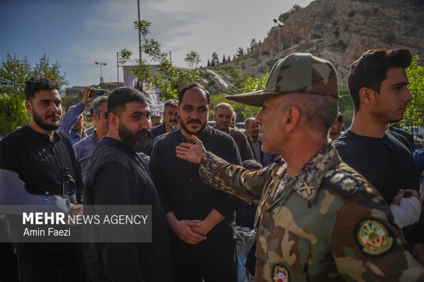 استقبال از ملوانان ناو شکن دنا در شیراز