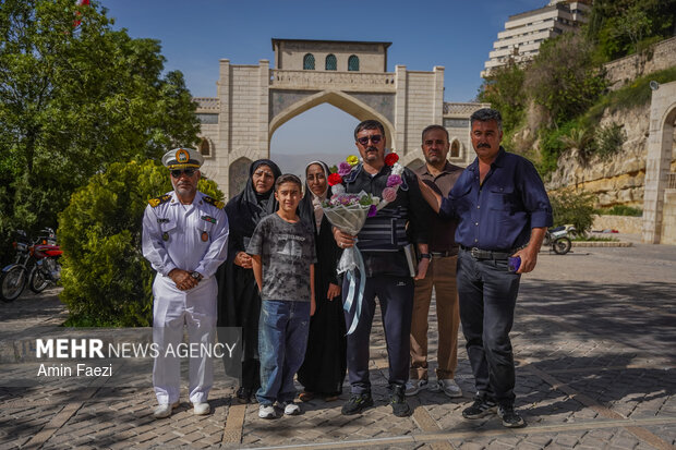 استقبال از ملوانان ناو شکن دنا در شیراز