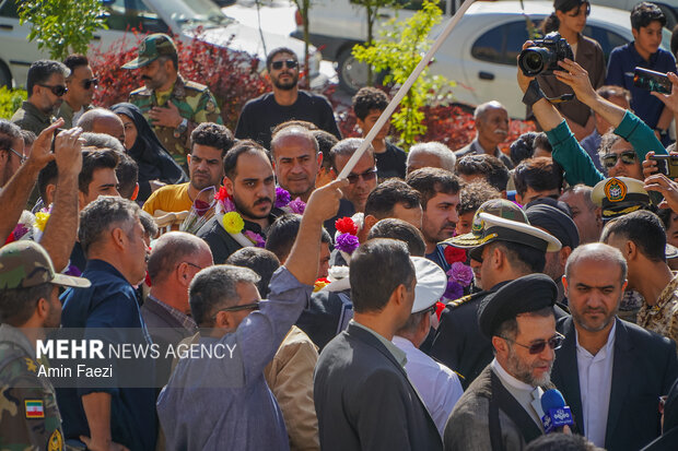 استقبال از ملوانان ناو شکن دنا در شیراز