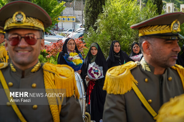استقبال از ملوانان ناو شکن دنا در شیراز