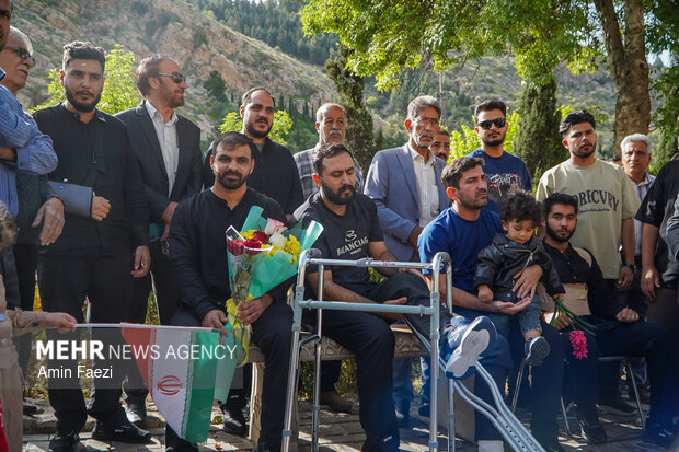 استقبال از ملوانان ناو شکن دنا در شیراز