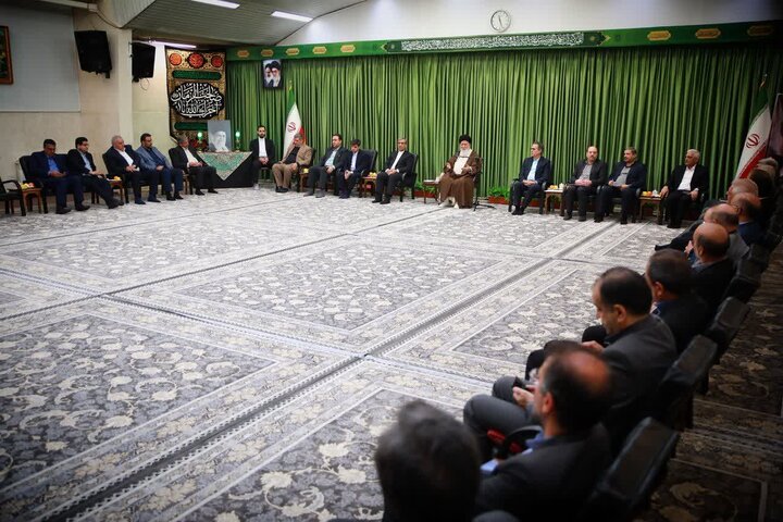 تقدیر آیت‌الله علم‌الهدی از خدمات استانداری خراسان رضوی در جنگ تحمیلی