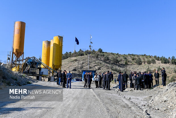 بازدید نیکزاد و اعضای کمیسیون عمران از پل B1 کرج