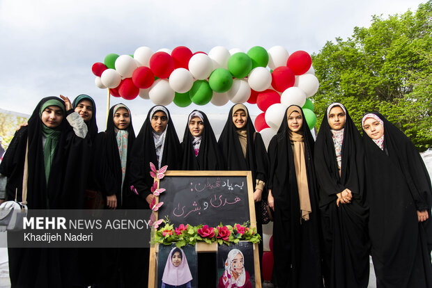 همایش مادران و دختران در اصفهان