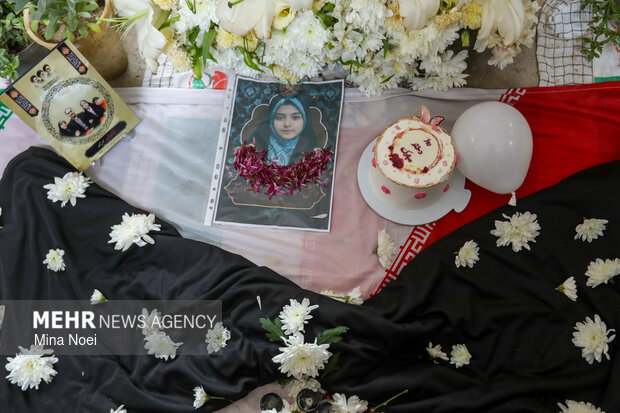 دختران آسمانی میثاق