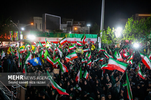 اجتماع حمایت از رزمندگان در مقابله با دشمن آمریکایی - صهیونی