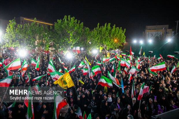 اجتماع حمایت از رزمندگان در مقابله با دشمن آمریکایی - صهیونی