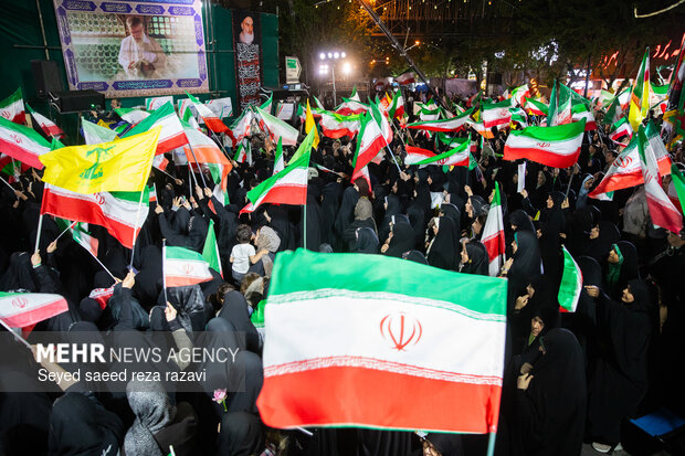 اجتماع حمایت از رزمندگان در مقابله با دشمن آمریکایی - صهیونی