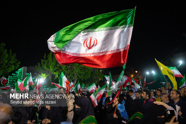اجتماع حمایت از رزمندگان در مقابله با دشمن آمریکایی - صهیونی
