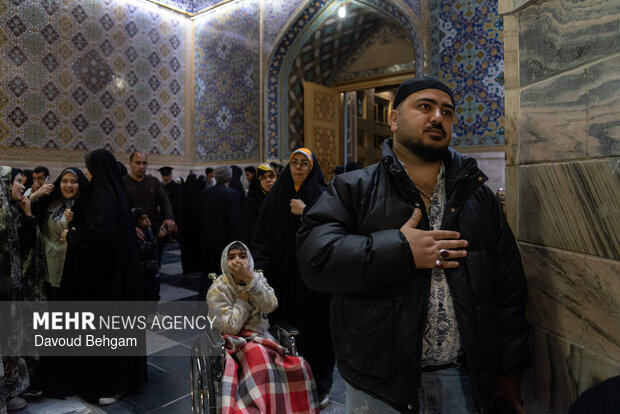 حال و هوای حرم رضوی در شب ولادت حضرت معصومه (س)