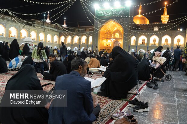 حال و هوای حرم رضوی در شب ولادت حضرت معصومه (س)