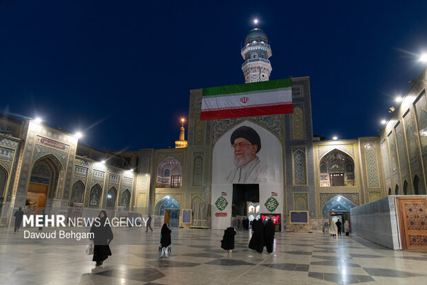 حال و هوای حرم رضوی در شب ولادت حضرت معصومه (س)