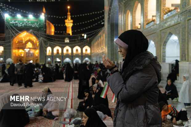 حال و هوای حرم رضوی در شب ولادت حضرت معصومه (س)