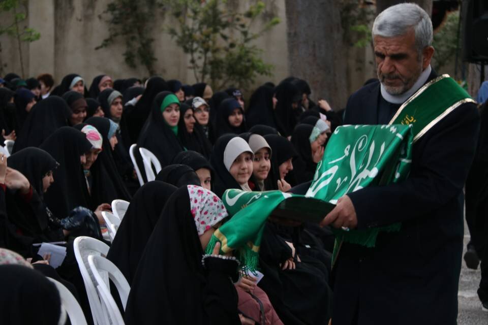 حضور خادمان کریمه اهل بیت(س) در جمع جوانان رضوی گیلان حضور خادمان کریمه اهل بیت(س) در جمع جوانان رضوی گیلان