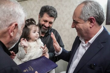 استاندار آذربایجان‌شرقی به دیدار «حلما، زینب، ریحانه و کوثر» رفت