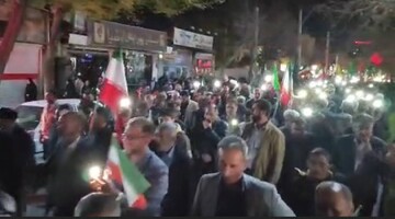 اجتماع حماسی مردم شهرکرد در خیابان شریعتی