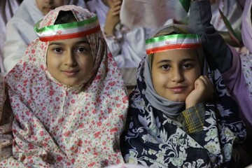 اجتماع دختران کشوردوست به یاد شهدای دختر جنگ