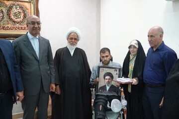 ایران با وجود جانبازانش هنوز زنده و سربلند است