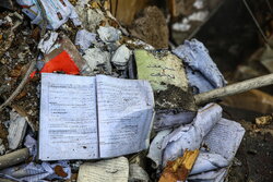 پایان یک گنجینه؛ کتابخانه سیدالشهدا در زیر آتش و آوار