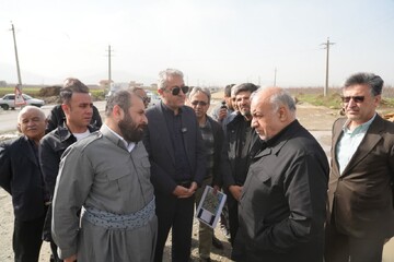 بازوند: طرح‌های راهسازی متصل به پایانه‌های مرزی کشور تکمیل می شود