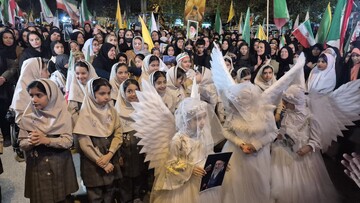 اجرای سرود دختران یاسوجی در روز ولادت حضرت معصومه(س)