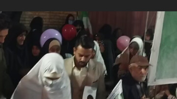 جشن عروسی در اجتماع شبانه گلوگاه