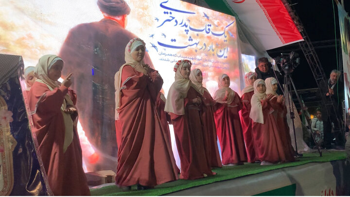 جشن روز دختر و اجرای سرود در تجمع ۴۹ شبانه ارومیه