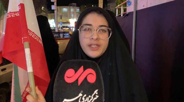 میدان‌داری دختران ارومیه در تجمع ۴۹ مقاومت ملی؛ عشق به وطن تجلی یافت