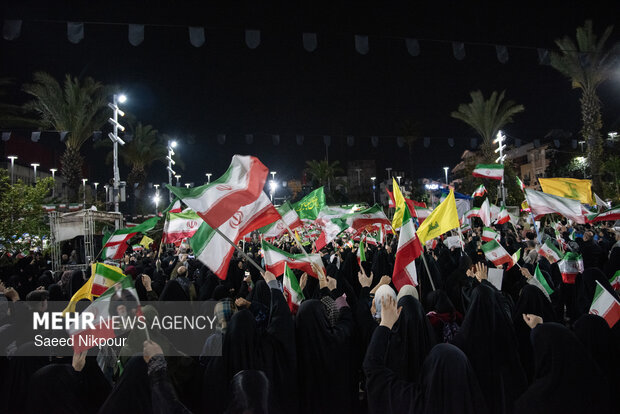 تداوم حضور مردم رشت در شب پنجاه و چهارم