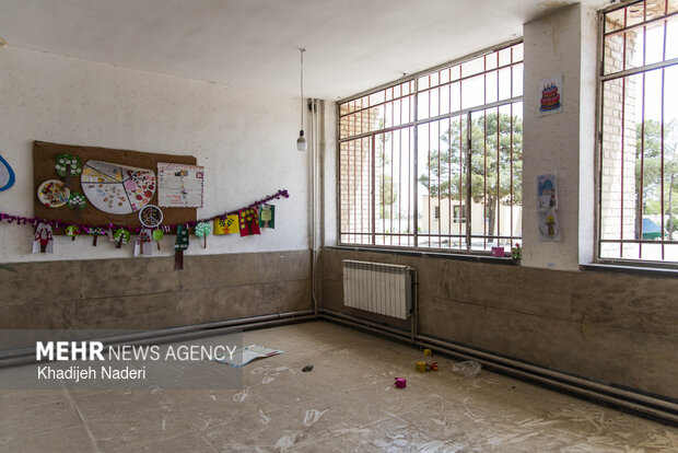 آثار تجاوزات آمریکایی-صهیونی در دبستان شهید قدوسی اصفهان