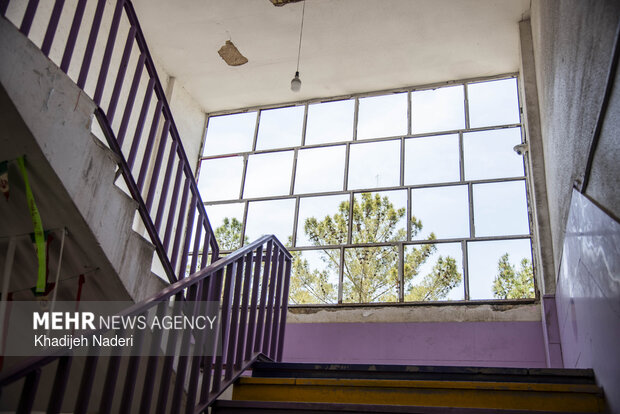 آثار تجاوزات آمریکایی-صهیونی در دبستان شهید قدوسی اصفهان